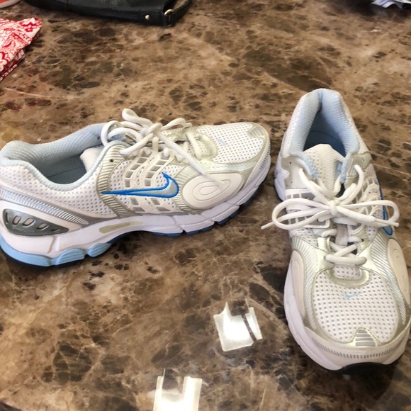Nike Shoes - Like new. Nike Zoom Air running shoe. Size 11